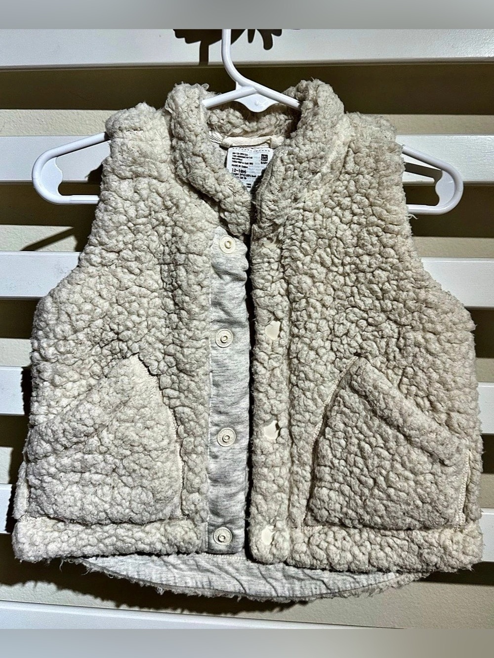 UNIQLO Baby 12-18M Cream Sherpa Fleece Vest Button Front